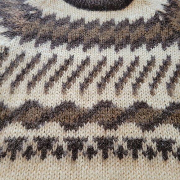 Vintage Nordic Style Pure New Wool Sweater With Geometric Patterns Unisex Fit Si - Picture 3 of 6